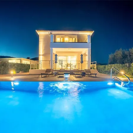 Artemon New Luxury Vilă *